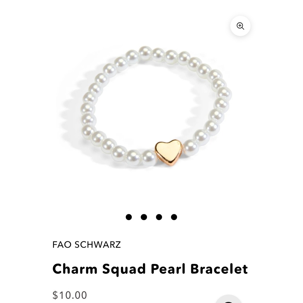 FAO Schwarz Charm Squad Kids Pearl Bracelet Gold Heart Charm White 1020985 NEW